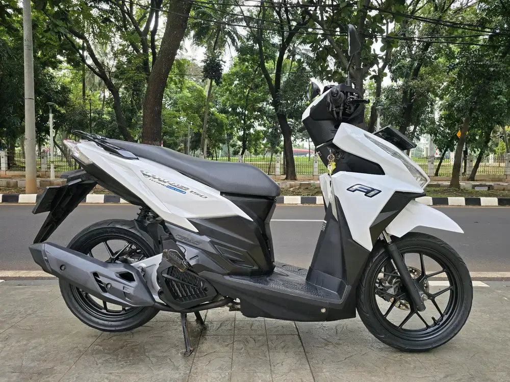 DIJUAL CASH HONDA VARIO 150 LED OLD THN 2015 PAJAK IDUP SIAP PAKAI