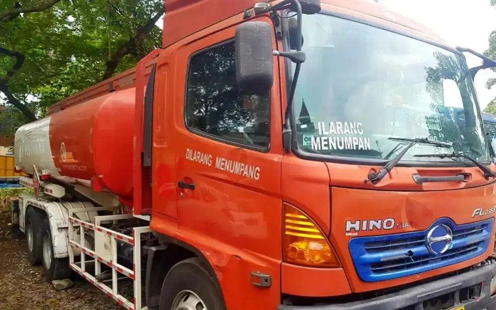 Hino Lohan FL 235 JN  Tronton 6×2 Tangki16000ltr Stainless FulOrs/Fuso