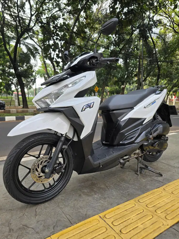 DIJUAL CASH HONDA VARIO LED OLD 150 THN 2015 PAJAK IDUP SIAP PAKAI