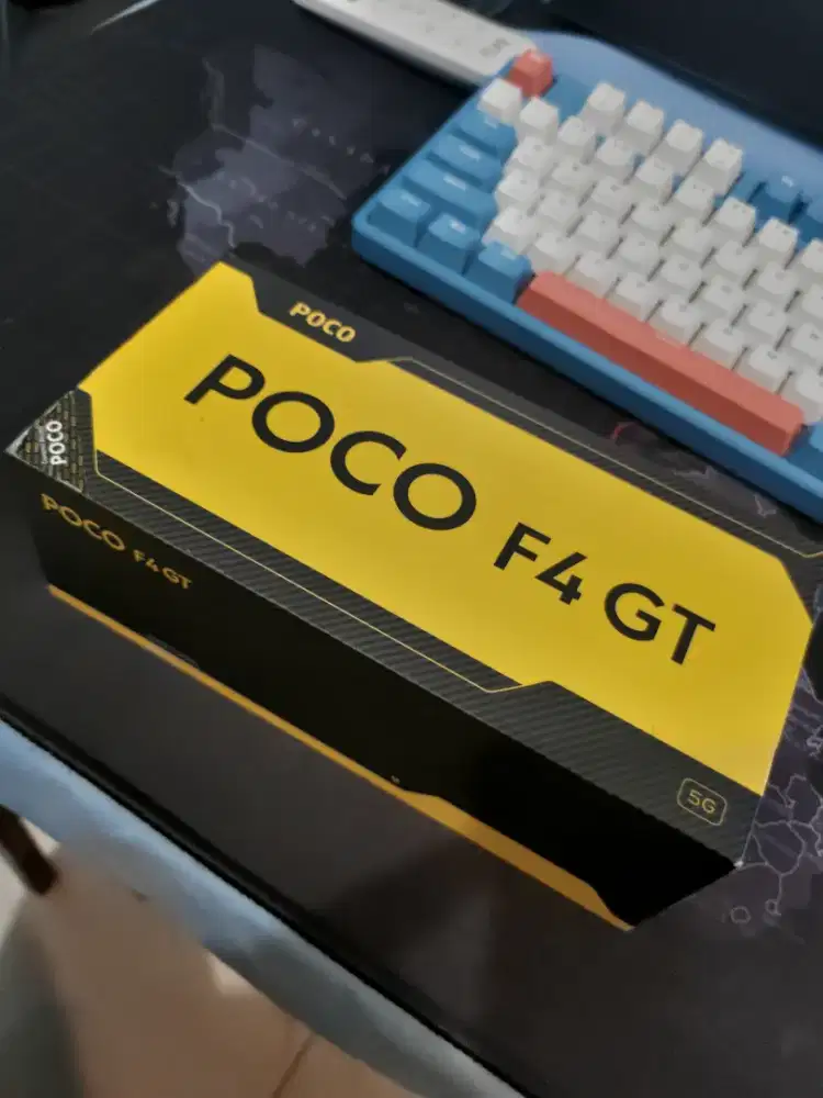 Xiaomi Poco F4 GT warna Silver 12/256GB