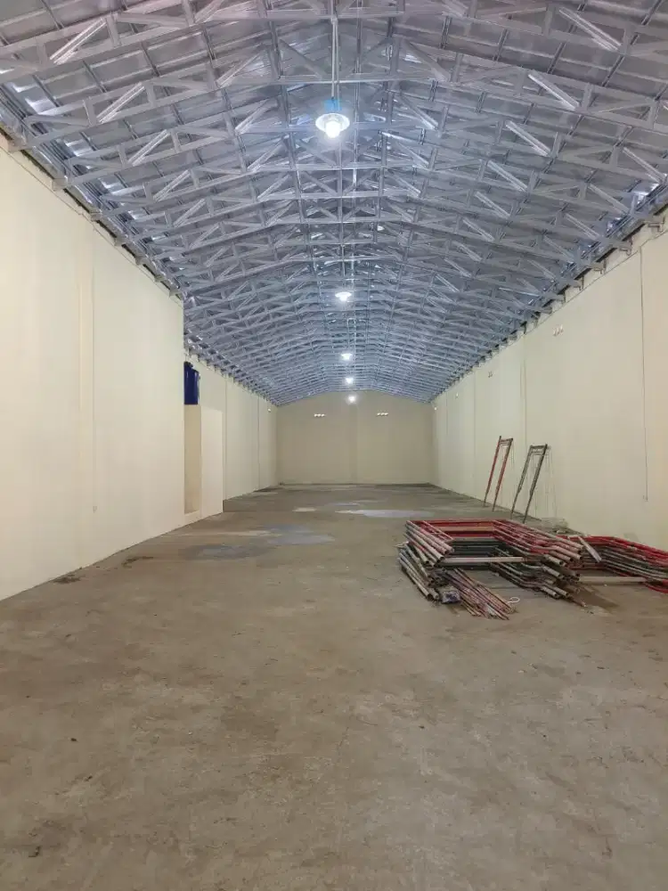 SEWA GUDANG BARU SIAP PAKAI
LOKASI PADURENAN MUSTIKAJAYA BEKASI