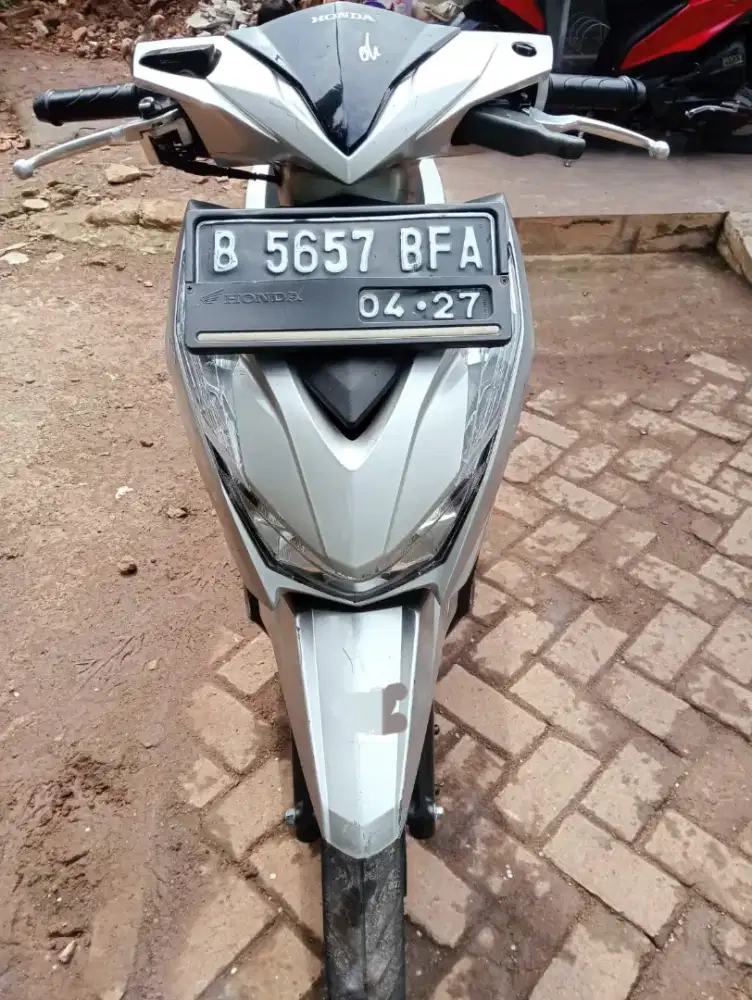Honda Beat Deluxe 2022 Silver