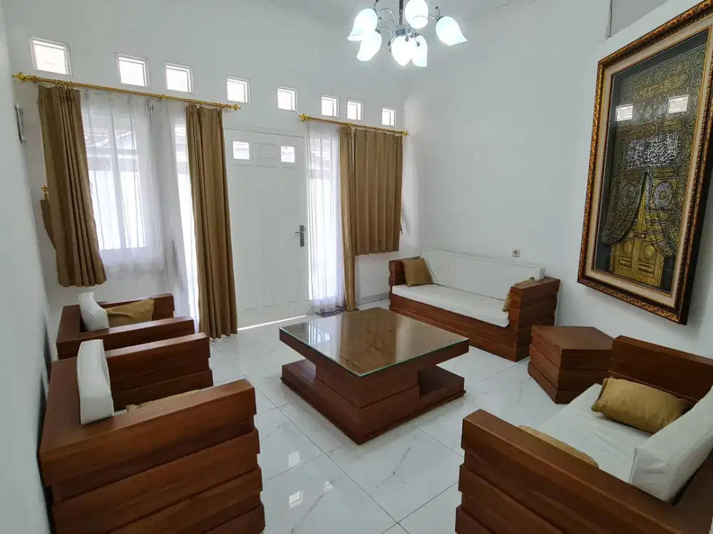 TURUN HARGA: Rumah Terawat Cocok untuk Bisnis Rumahan di Jatiwaringin 5 Menit ke Tol Cikampek