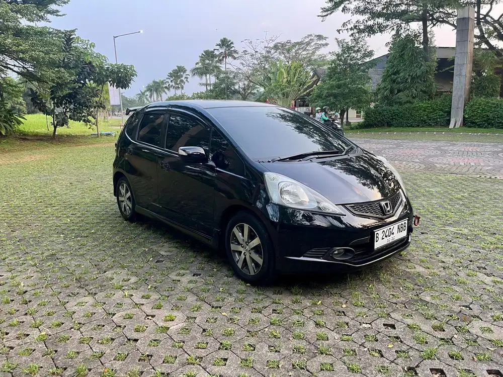 HONDA JAZZ RS 1.5 METIC 2010