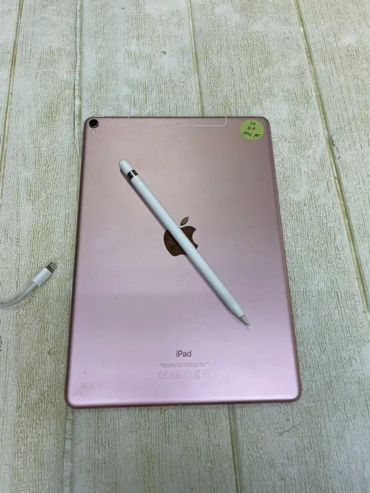 ipad Pro 10.5 64gb cell+wifi free pencil original bekas