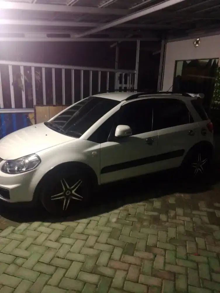 Di jual SX4 x over rc1 tahun 2012 jual cepat