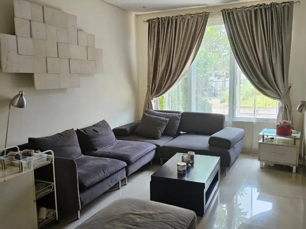 Serius JUAL Rumah Terawat Mewah 2,5 lantai di Kemandoran Jakarta Selatan. Akses strategis.