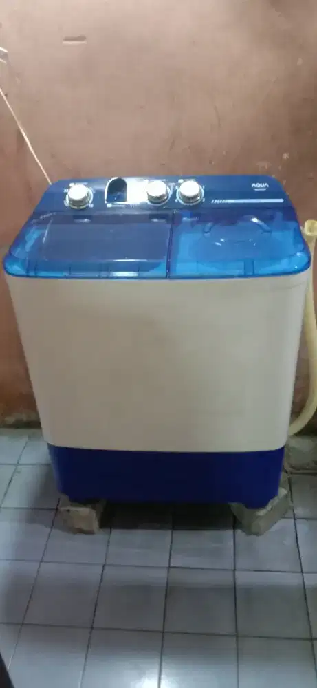 Mesin cuci 2 tabung Aqua Japan 8kg