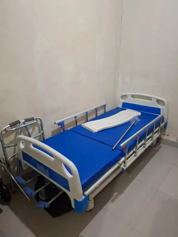 Bed Rumah Sakit Ranjang Kasur Pasien 3 Engkol Mulus Murah Siap Pakai