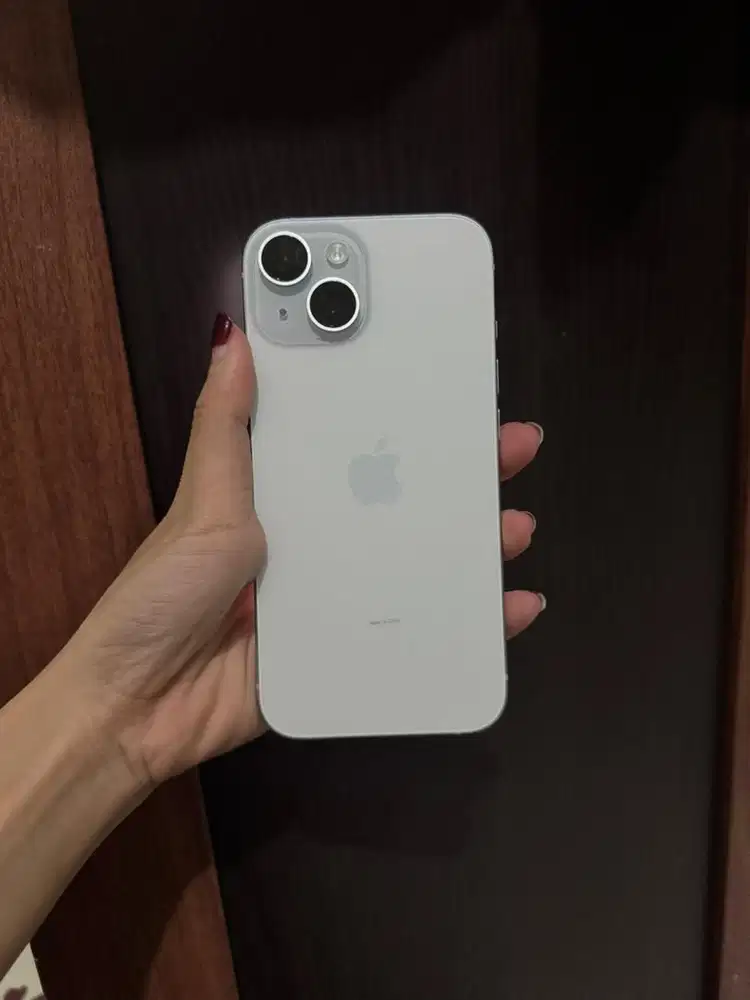 Iphone 15 blue ibox 128gb garansi panjang  Cc 24 like new bangettt