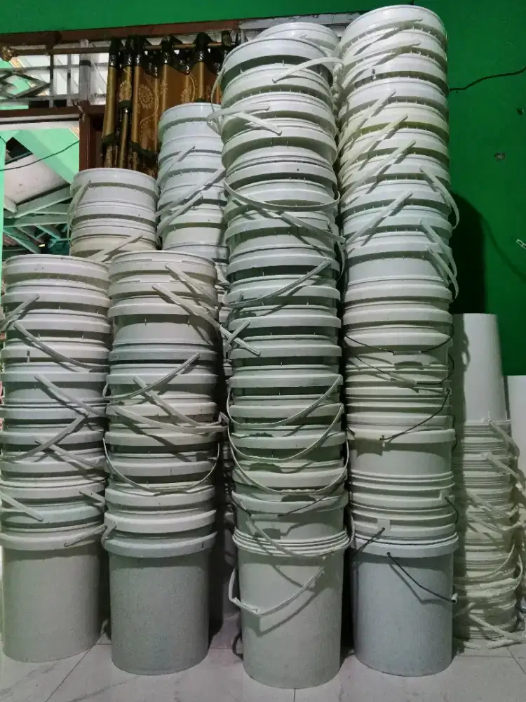 Ember bekas cat kondisi bersih