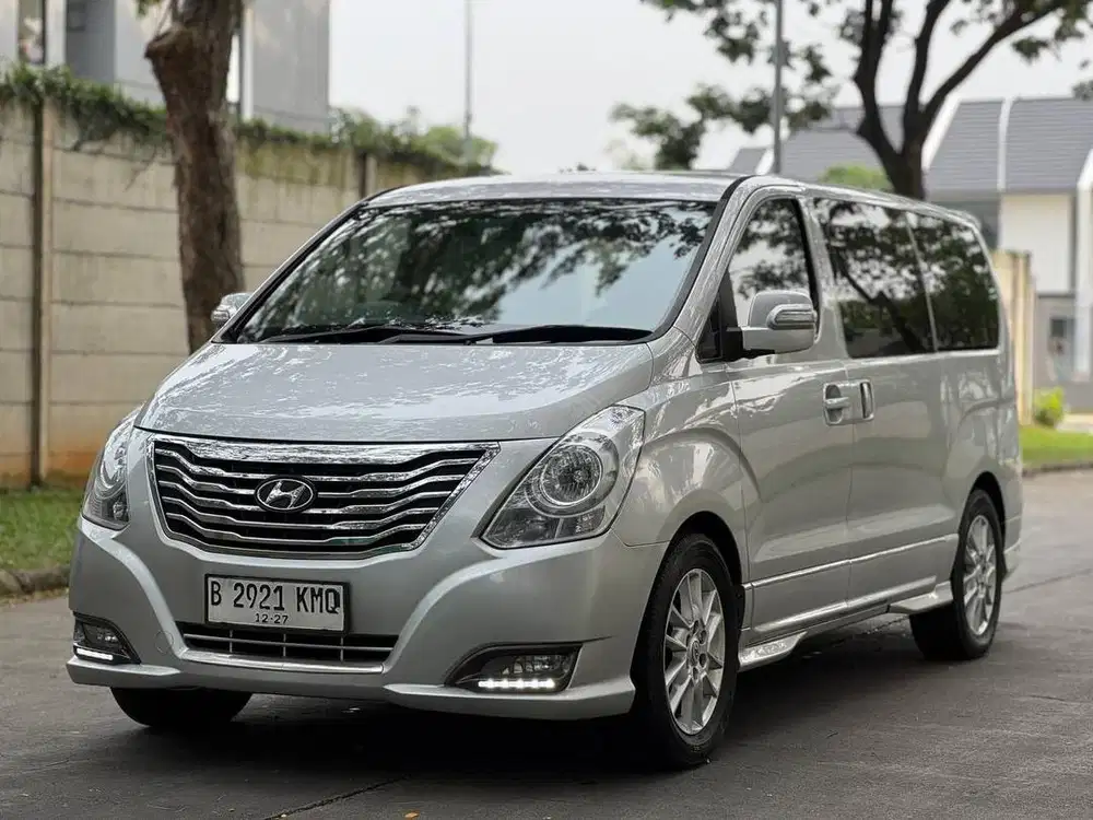 TERMURAH!!HYUNDAI H1 2.4 ROYALE BENSIN AT 2014