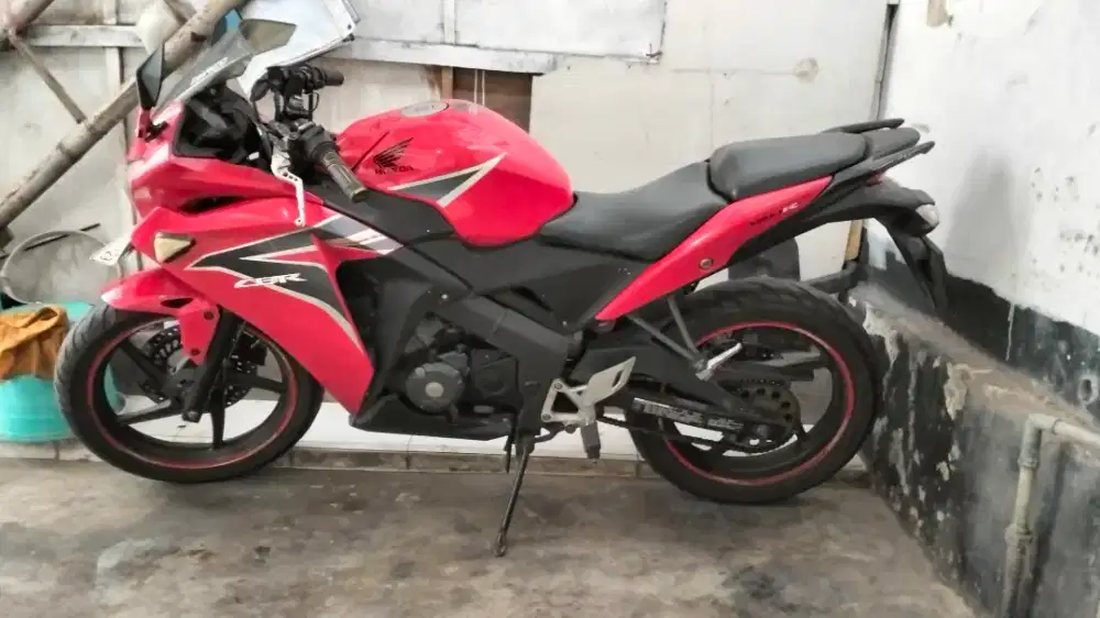 Jual CBR Thailand CBU 2012 Pemakaian 2019