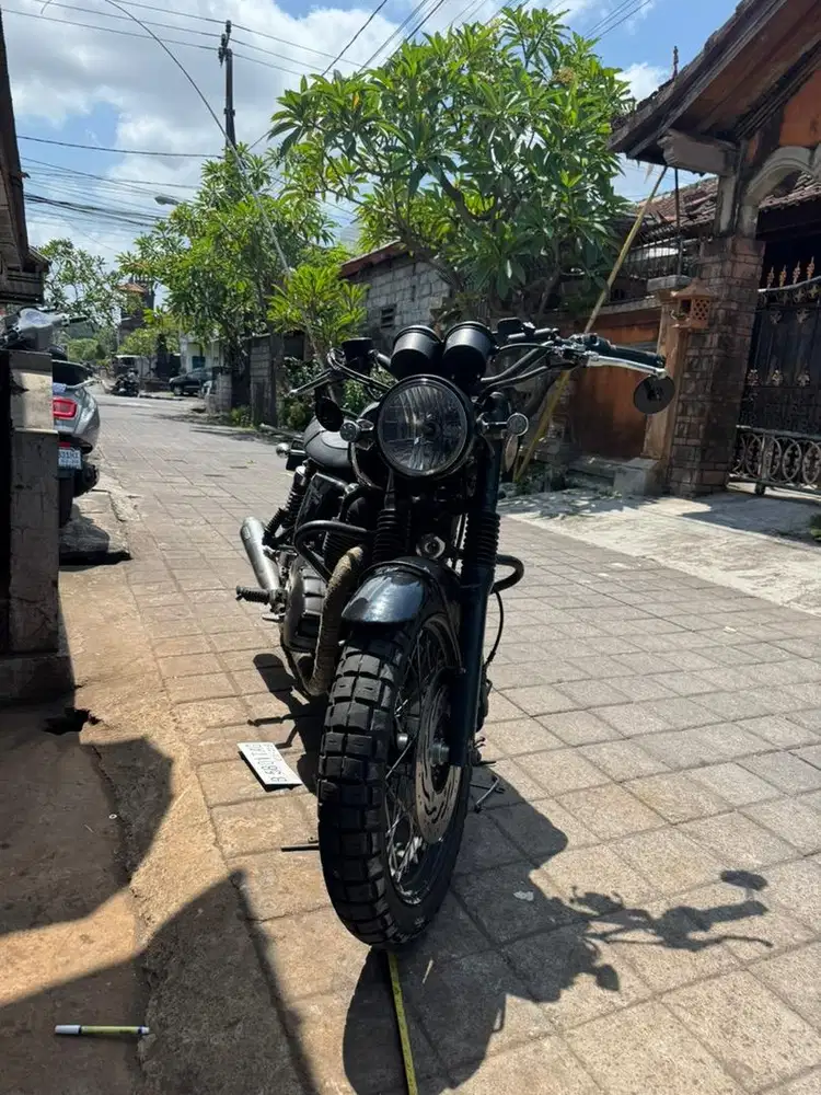 Triumph Bonneville T100 All Black Edition 2025