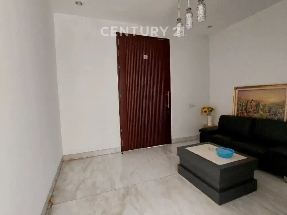 Brand New 3 Lantai, Bagus, Hanya Bawa Koper