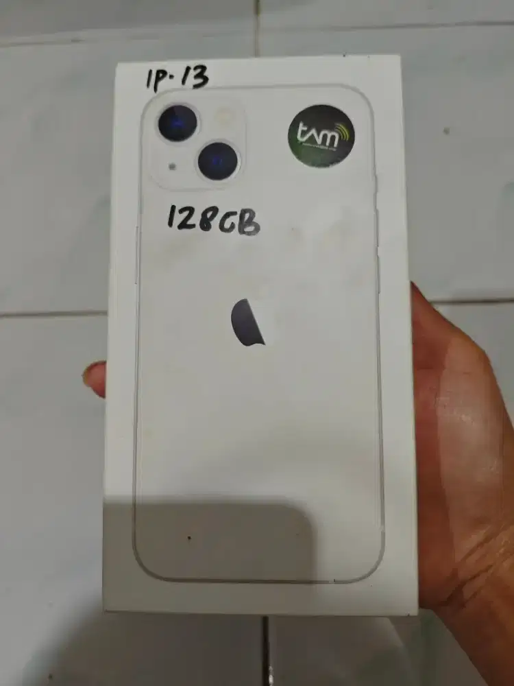 iPhone 13 ibox , 128gb  starlight 
garansi resmi ibox
Muluss
