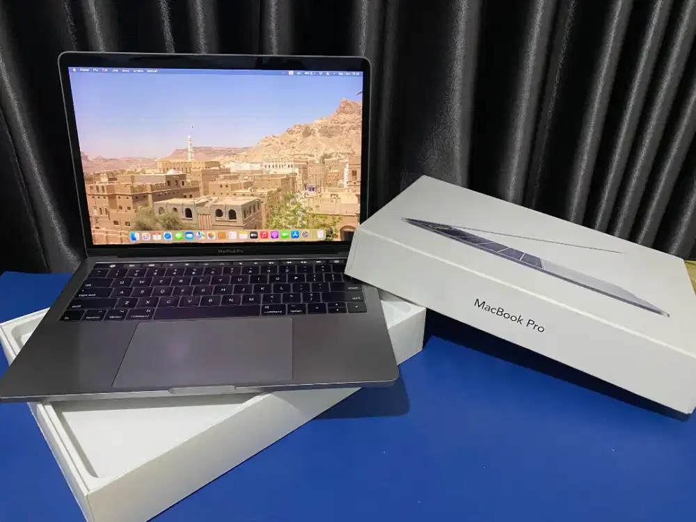 MacBook Pro 2017 i5 8/512 touchbar