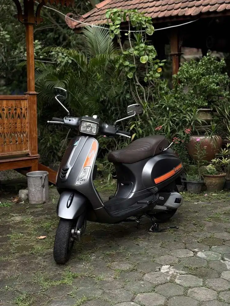 Vespa S i-Get 125 3V IE A/T tahun 2017