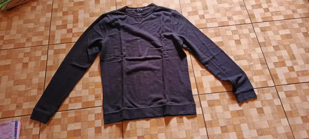 Kaos H&M ukuran M