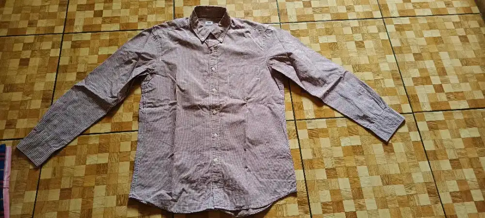 Kemeja uniqlo ukuran M