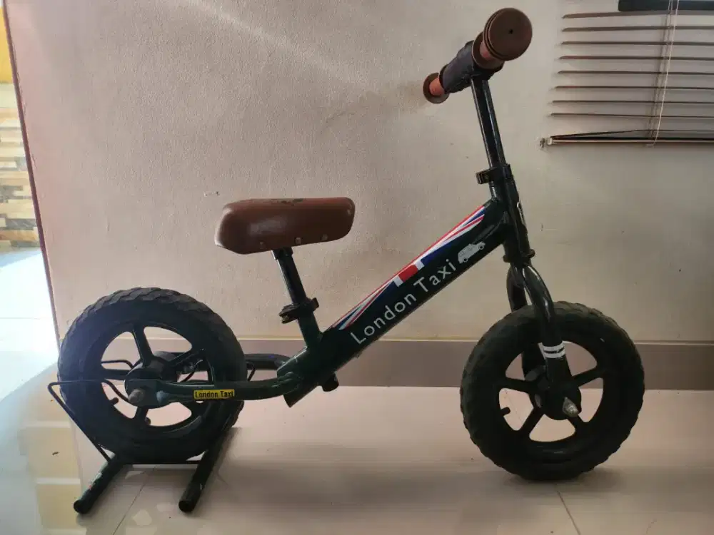 balance bike london taxi