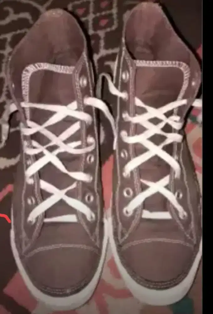 Jual cepat sepatu merek Converse original size 42