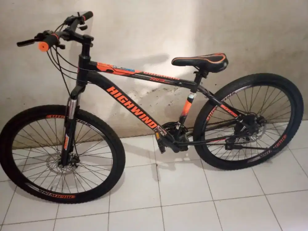 menjual sepeda bekas like new