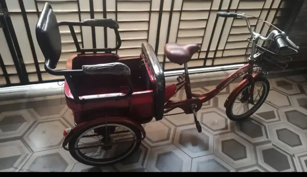 Tricycle roda tiga sepeda