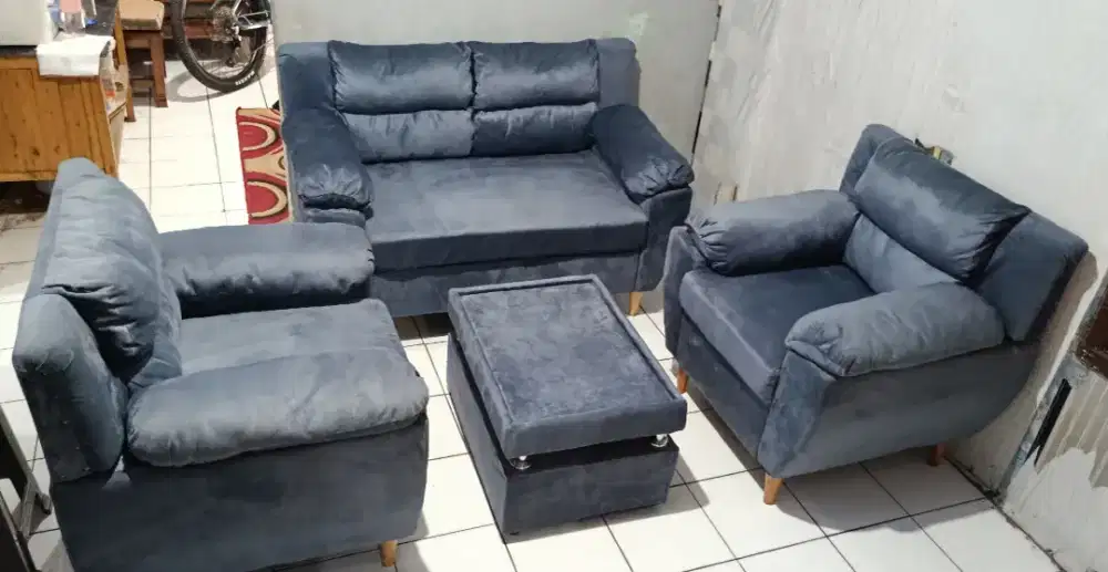 Sofa Boxer bludru grey model terbaru