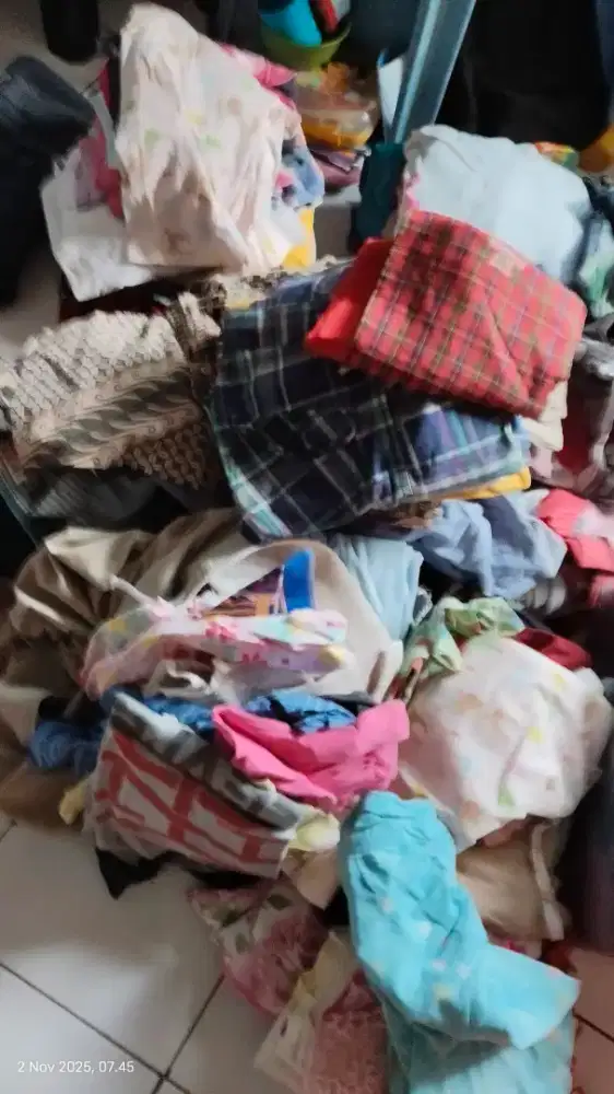 Pakaian bekas campuran