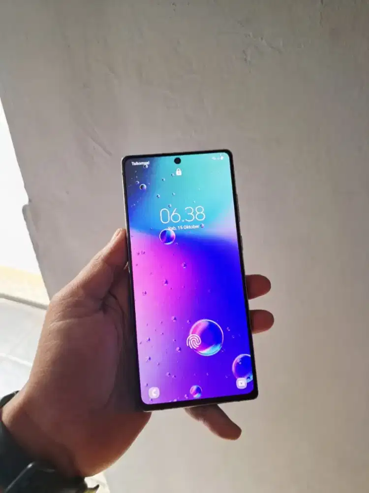 Samsung note 20 (8/256)