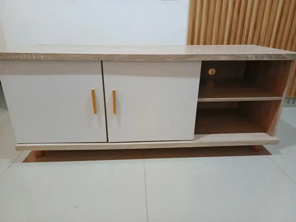 Rak Meja TV minimalis (Mulus)