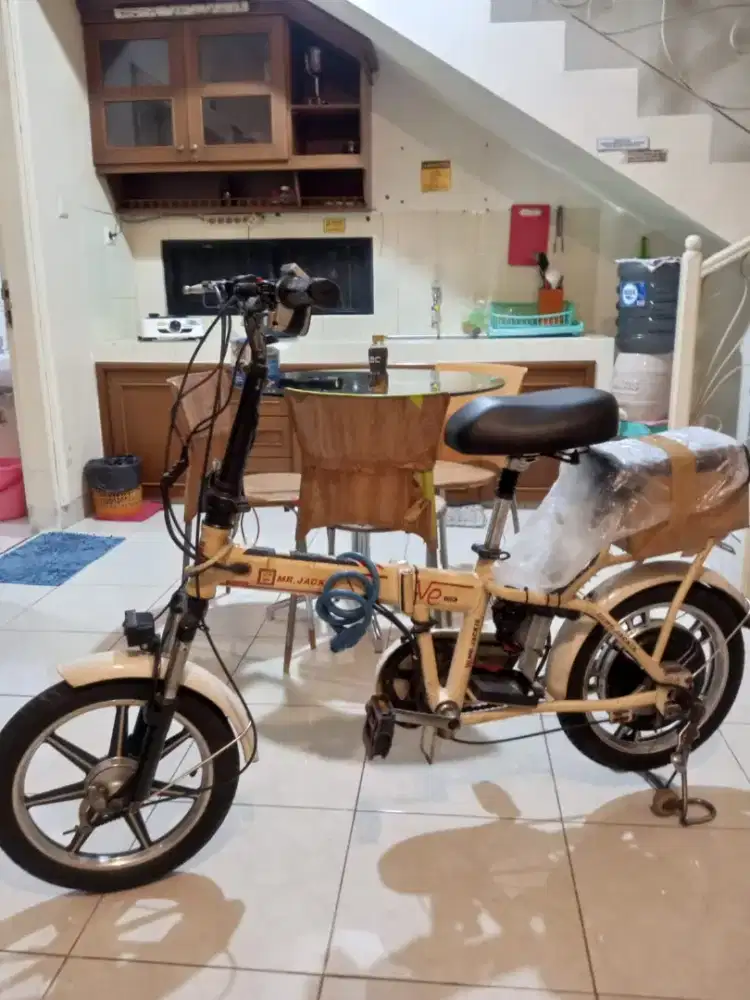 sepeda listrik lipat. Mr jackey