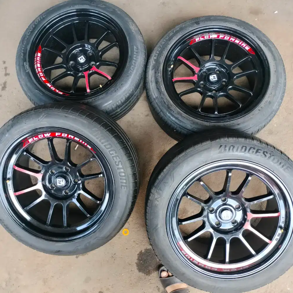 Velg lenso venom5 ring 18x9 5x114,3 ET 20 ban 225/50 R18