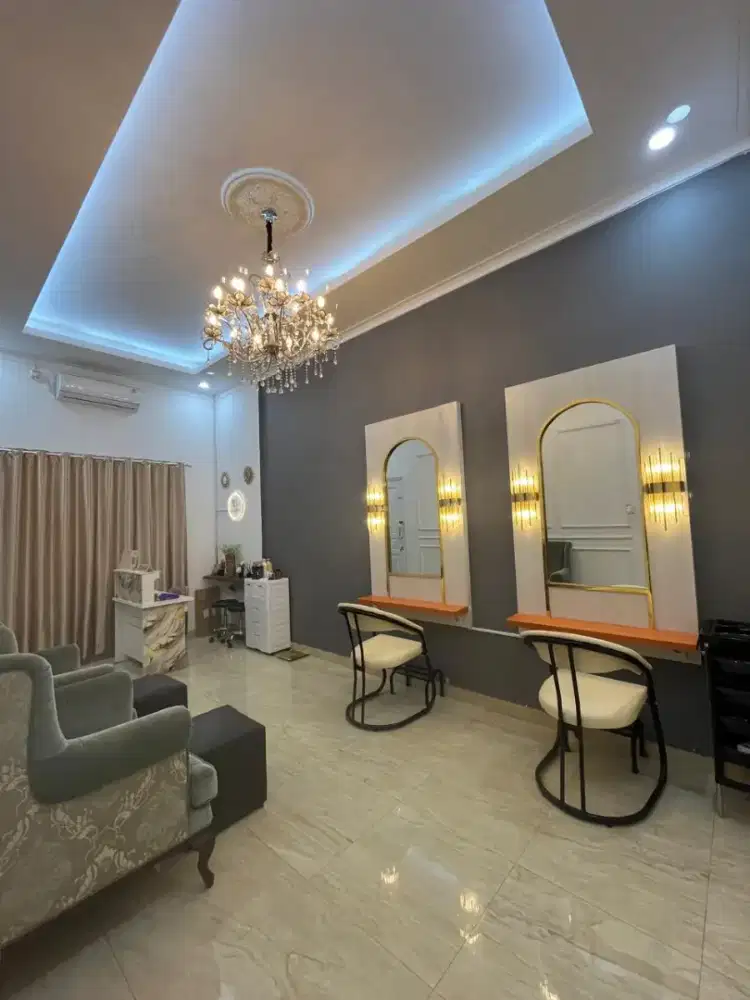 Dibutuhkan Terapis & Hair Stylist