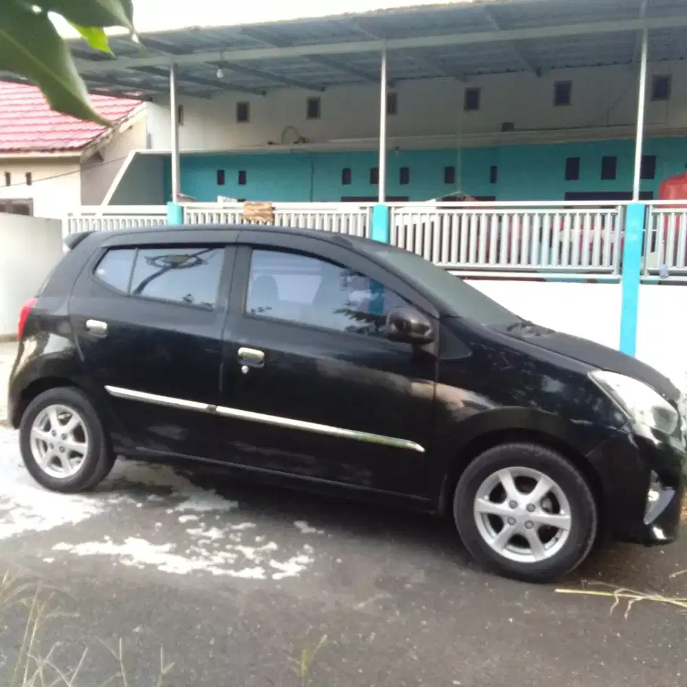 Mobil Toyota Agya