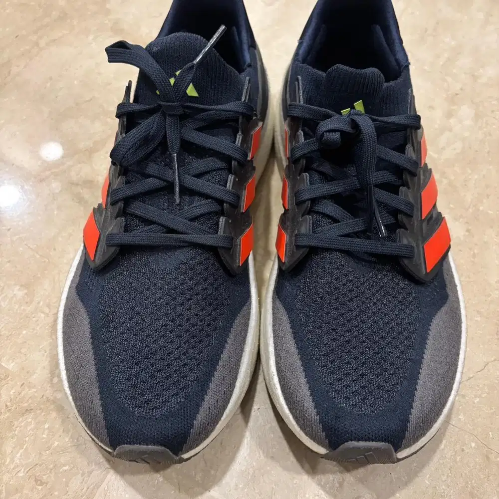 Preloved Adidas Ultraboost 5