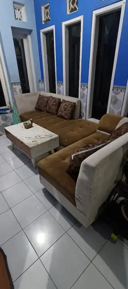 Dijual sofa sudut L
