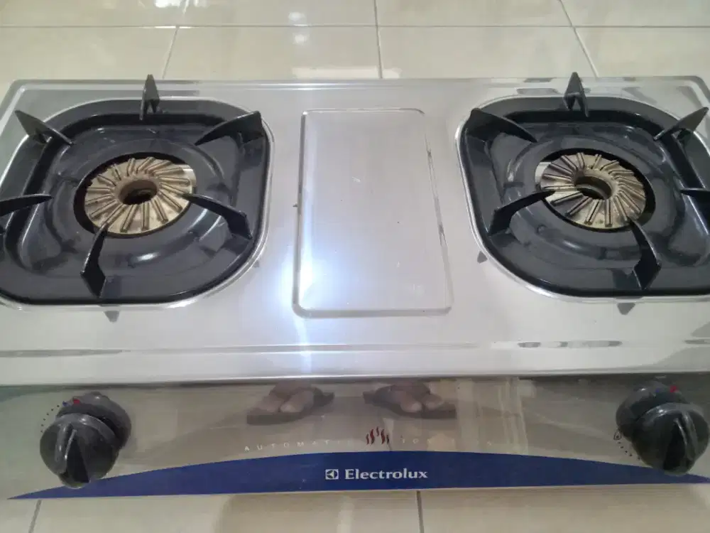 Kompor gas 2 tungku merk Electrolux