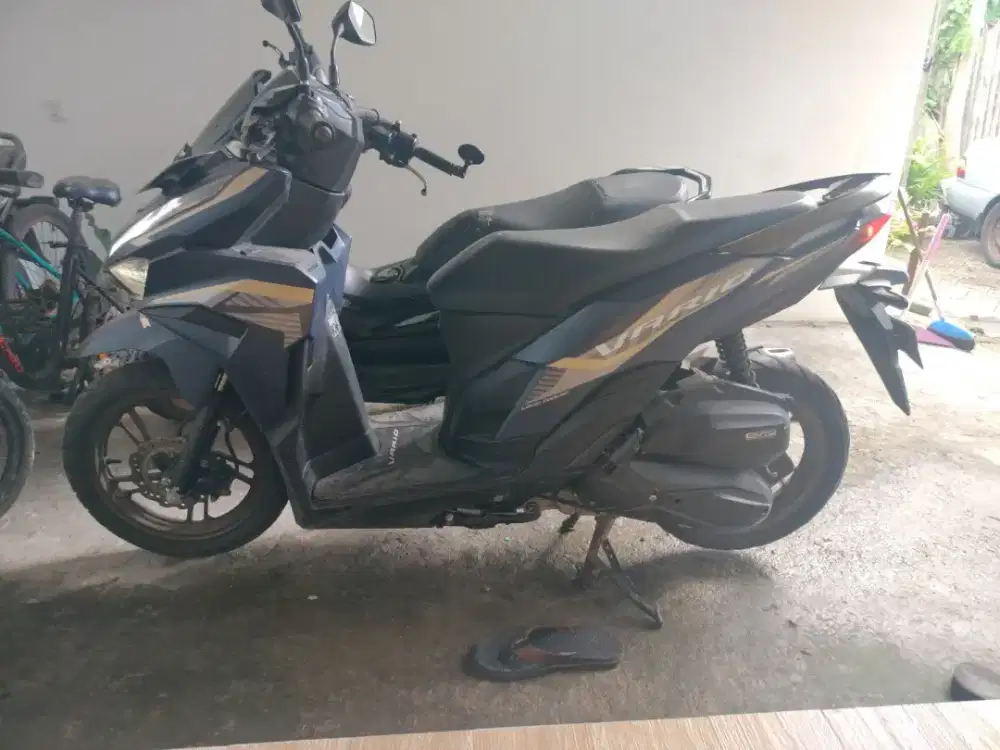 vario 125 iss abs biru