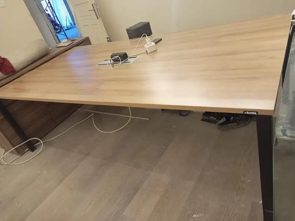 MEJA RAPAT MEJA KANTOR INFORMA