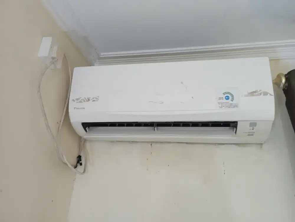 Ac daikin 1/2 pk normal bagus