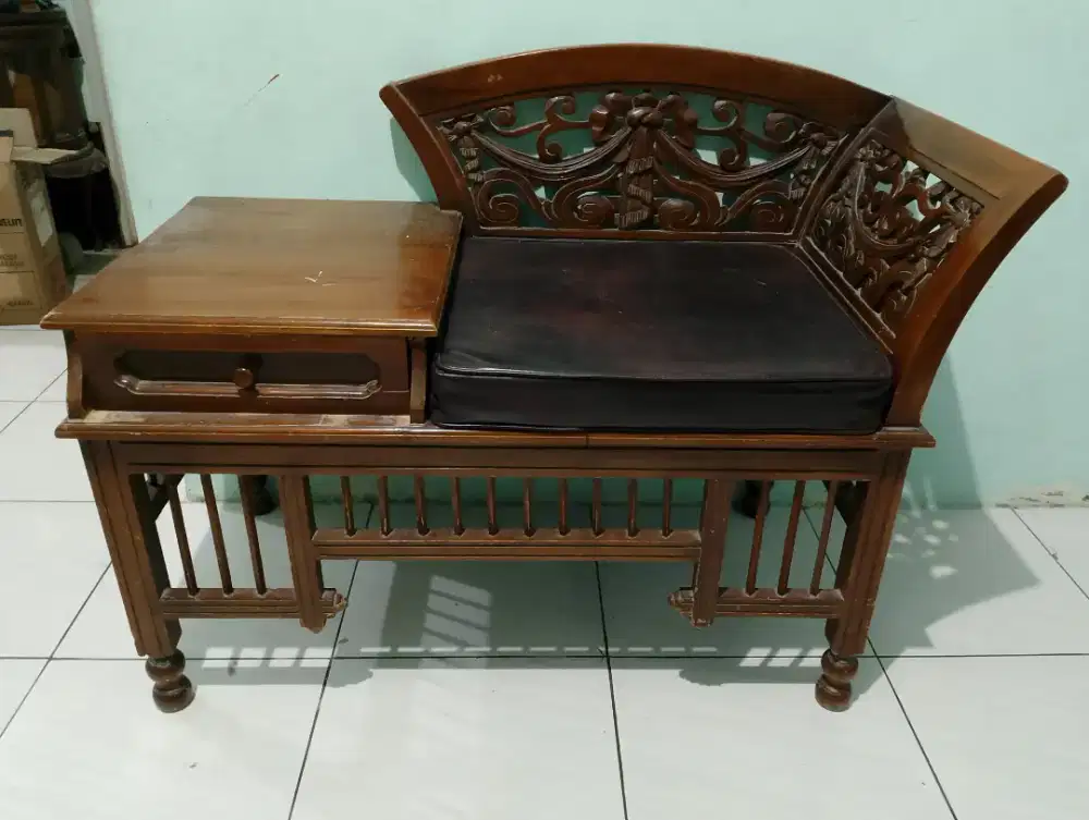 Kursi santai jati ada laci dan meja