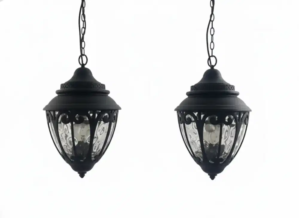 Sepasang lampu gantung berbahan babet