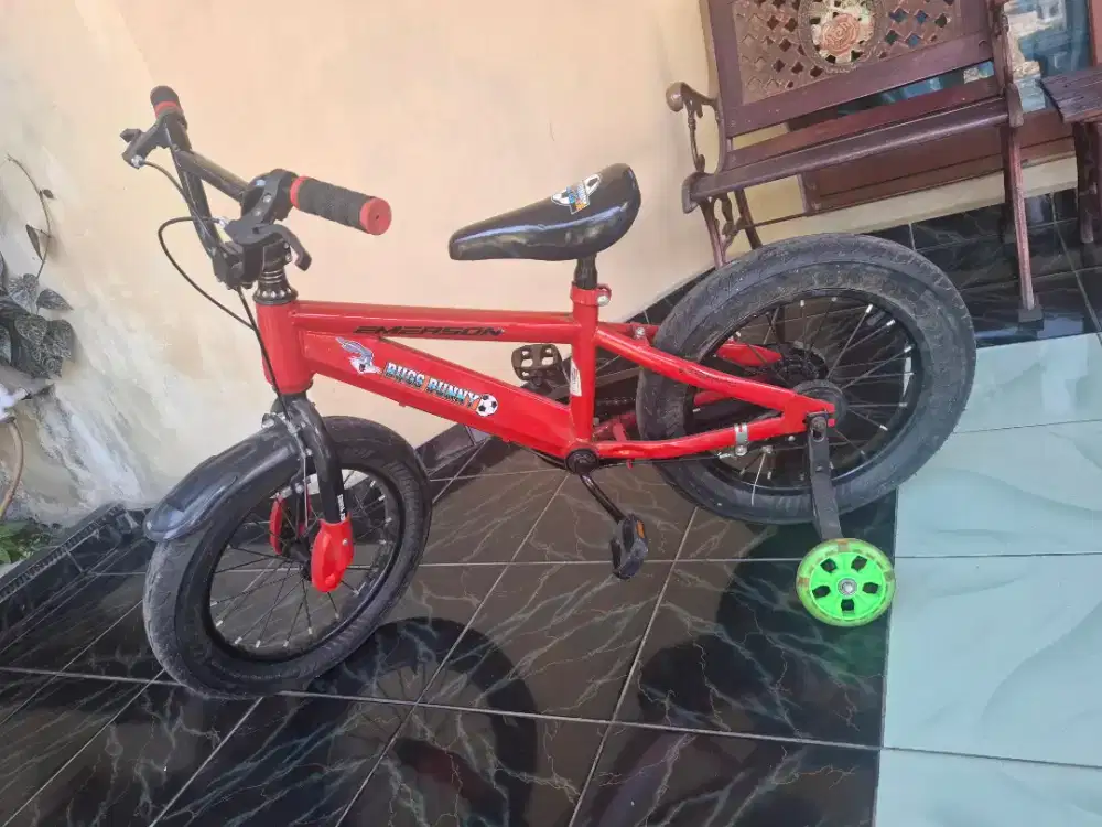 Sepeda anak seperti baru