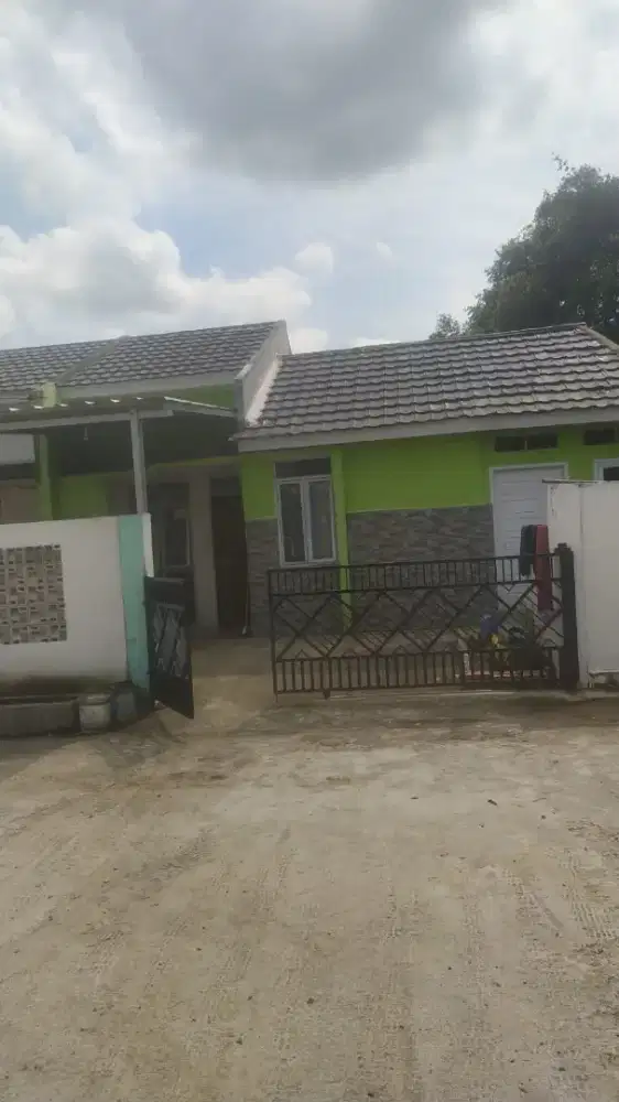 Di jual rumah dengan lokasi strategis dan asri di PERUMAHAN SAKO LAND