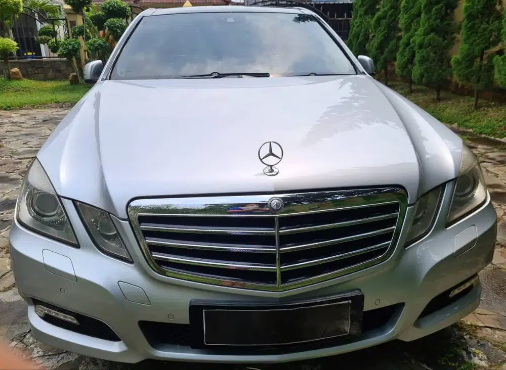 Mercedes-Benz E300 Avantgarde W212 tahun 2010