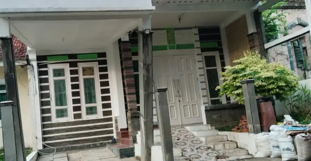 (bisa nego hanya untuk muslim) disewakan rumah cluster taman legian