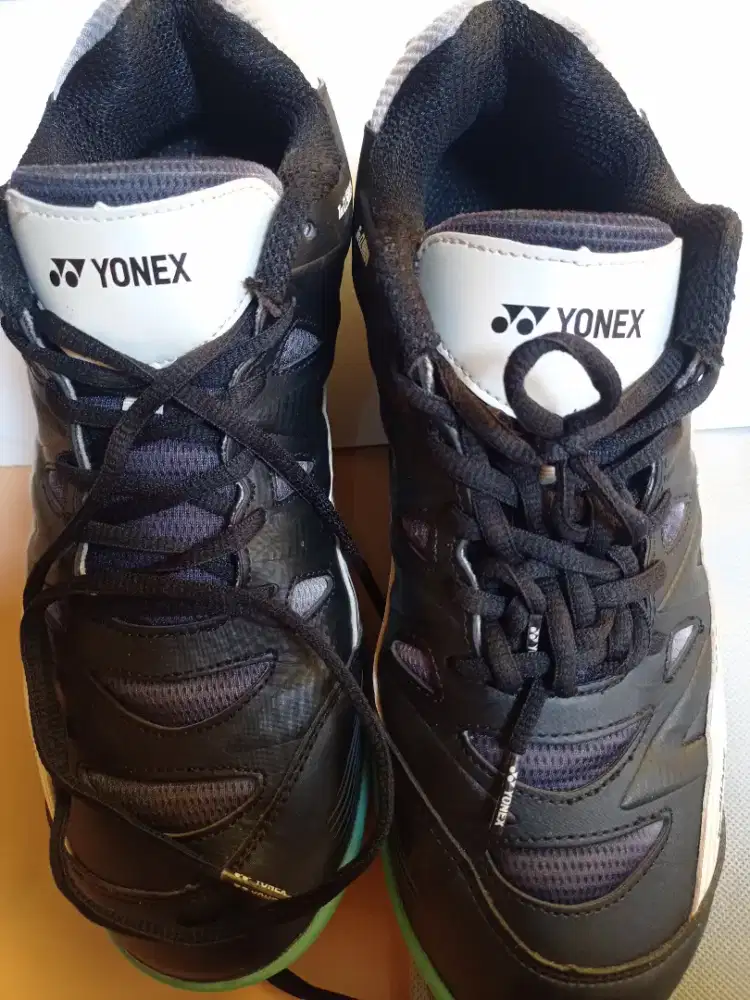Yonex Dominant 5