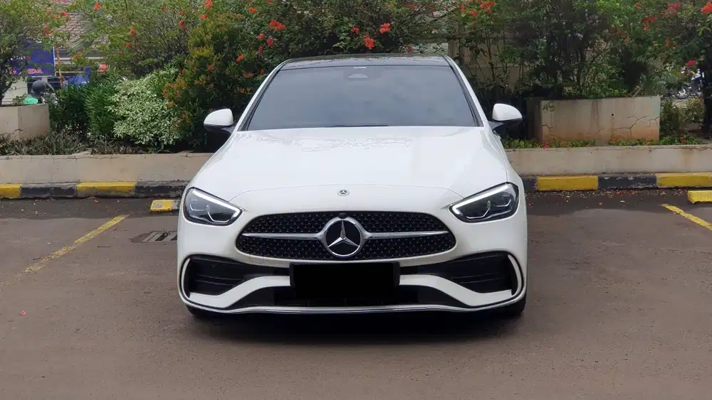 All New Mercedes Benz Mercy C 300 C300 AMG Line 2023 Like New Low Km